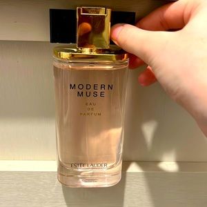 Modern muse eau de parfum Estée Lauder